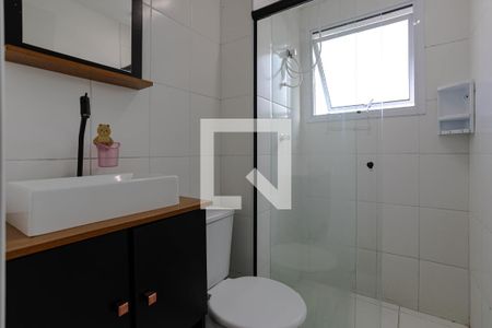 Banheiro de apartamento para alugar com 1 quarto, 27m² em Botujuru, Mogi das Cruzes