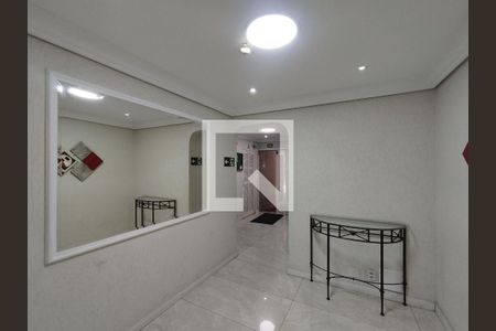 Hall de entrada de apartamento para alugar com 2 quartos, 48m² em Jardim Santa Emilia, São Paulo