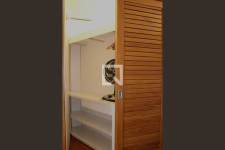 Closet de kitnet/studio à venda com 1 quarto, 43m² em República, São Paulo