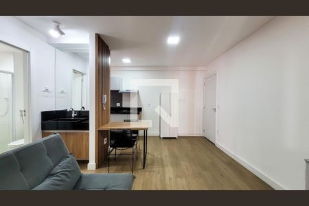 Sala de apartamento para alugar com 1 quarto, 42m² em Vila Itapura, Campinas