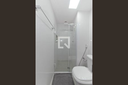 Banheiro de apartamento à venda com 2 quartos, 44m² em Santo Amaro, São Paulo