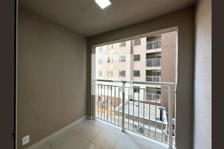 Varanda da Sala/Cozinha de apartamento para alugar com 2 quartos, 34m² em Parque Industrial Tomas Edson, São Paulo