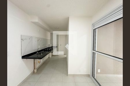 Sala/Cozinha de apartamento para alugar com 2 quartos, 34m² em Parque Industrial Tomas Edson, São Paulo