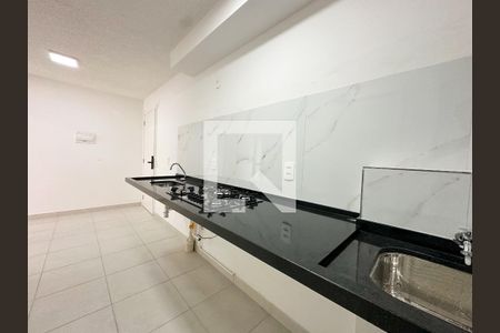 Sala/Cozinha de apartamento para alugar com 2 quartos, 34m² em Parque Industrial Tomas Edson, São Paulo