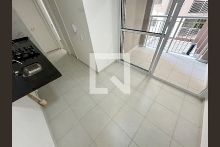 Sala/Cozinha de apartamento para alugar com 2 quartos, 34m² em Parque Industrial Tomas Edson, São Paulo