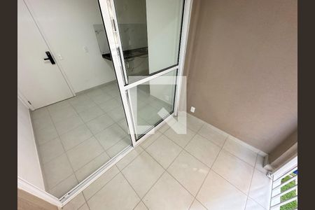 Varanda da Sala/Cozinha de apartamento para alugar com 2 quartos, 34m² em Parque Industrial Tomas Edson, São Paulo