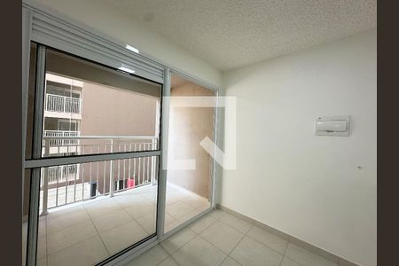 Varanda da Sala/Cozinha de apartamento para alugar com 2 quartos, 34m² em Parque Industrial Tomas Edson, São Paulo