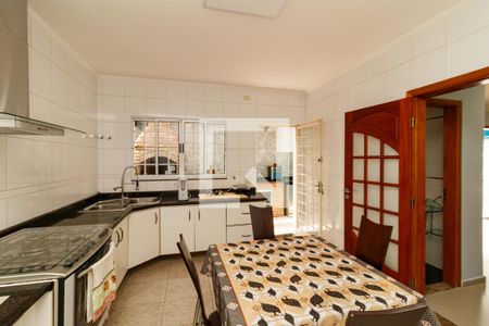 Cozinha de casa para alugar com 2 quartos, 95m² em Vila Santa Terezinha (zona Norte), São Paulo
