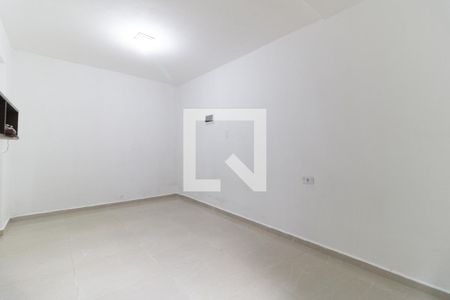 Quarto de casa para alugar com 1 quarto, 50m² em Sacoma, São Paulo
