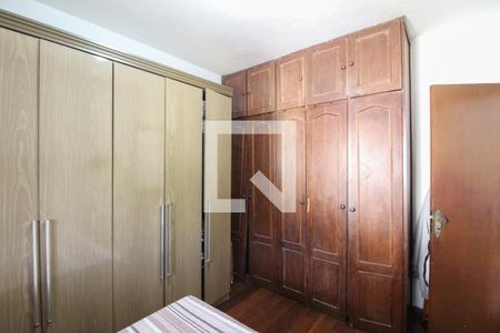 Casa 1 - Quarto 1 de casa à venda com 6 quartos, 360m² em Letícia, Belo Horizonte