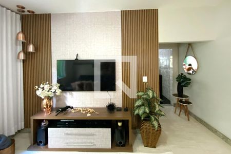 Sala de Estar de casa para alugar com 4 quartos, 300m² em Ouro Preto, Belo Horizonte