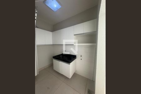 Lavanderia de casa de condomínio para alugar com 3 quartos, 221m² em Gávea, Uberlândia