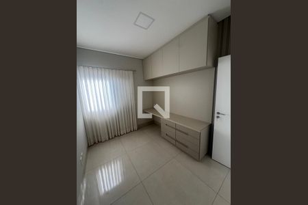Quarto 1 de casa de condomínio para alugar com 3 quartos, 221m² em Gávea, Uberlândia