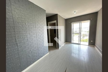 Sala de apartamento para alugar com 2 quartos, 50m² em Del Castilho, Rio de Janeiro