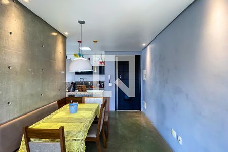 Sala de apartamento à venda com 2 quartos, 70m² em Vila Regente Feijó, São Paulo