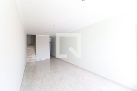 Casa à venda com 3 quartos, 100m² em Vila Mazzei, São Paulo