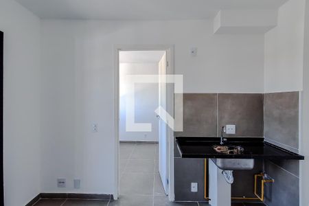 Sala/Cozinha de kitnet/studio à venda com 1 quarto, 24m² em Cambuci, São Paulo