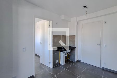 Sala/Cozinha de kitnet/studio à venda com 1 quarto, 24m² em Cambuci, São Paulo