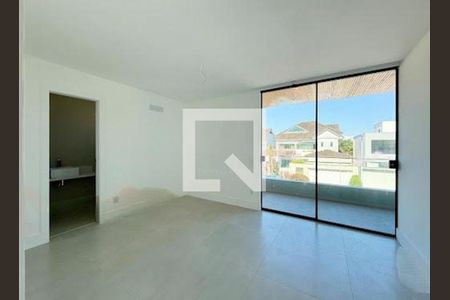 Casa à venda com 4 quartos, 350m² em Recreio dos Bandeirantes, Rio de Janeiro