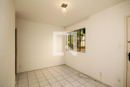 Sala de apartamento para alugar com 2 quartos, 54m² em Jardim da Gloria, Cotia