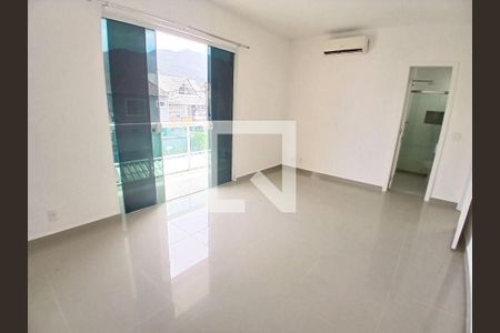 Casa à venda com 3 quartos, 200m² em Vargem Pequena, Rio de Janeiro