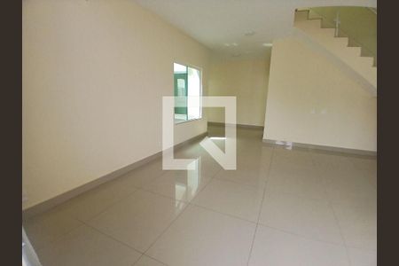 Casa à venda com 3 quartos, 200m² em Vargem Pequena, Rio de Janeiro