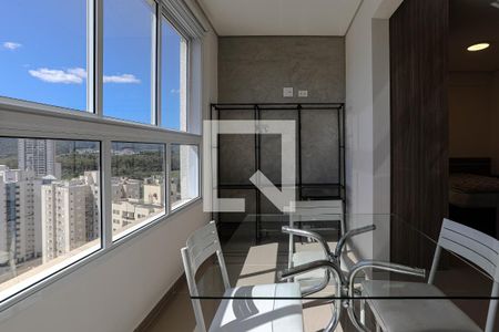 Sacada de apartamento para alugar com 1 quarto, 117m² em Vila Mogilar, Mogi das Cruzes