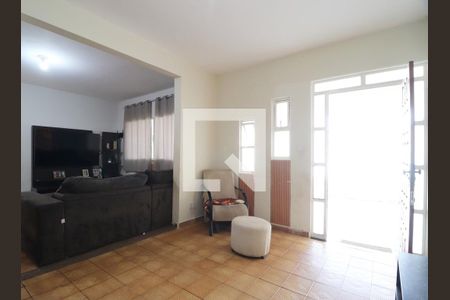 Sala 1 de casa para alugar com 4 quartos, 233m² em Cidade Jardim, Uberlândia