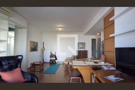 Sala de apartamento para alugar com 1 quarto, 50m² em Cambuí, Campinas