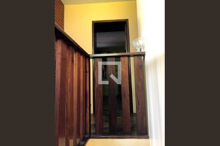 Corredor de casa para alugar com 2 quartos, 260m² em Jardim Beatriz, Taboão da Serra