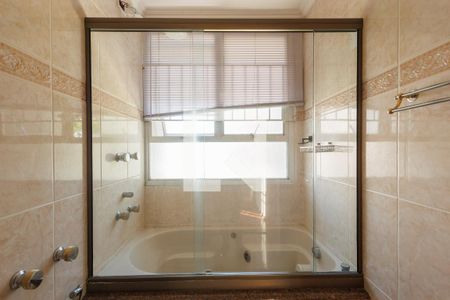 Banheiro da Suíte de apartamento para alugar com 4 quartos, 115m² em Centro, Taubaté