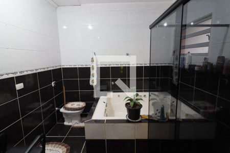 Banheiro da Suíte 1 de casa para alugar com 4 quartos, 200m² em Santo Antônio, Osasco
