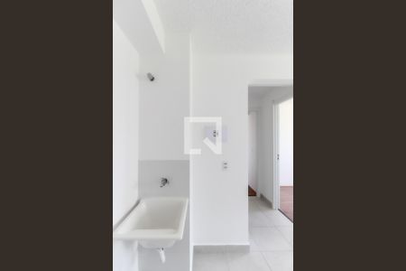Sala - Cozinha de apartamento para alugar com 2 quartos, 34m² em Vila Carmosina, São Paulo