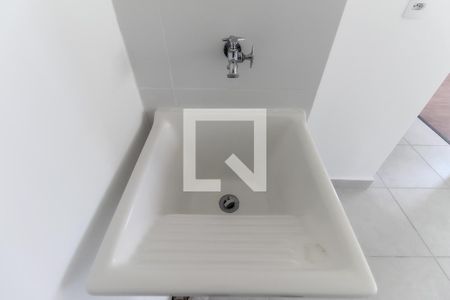 Sala - Cozinha de apartamento para alugar com 2 quartos, 34m² em Vila Carmosina, São Paulo