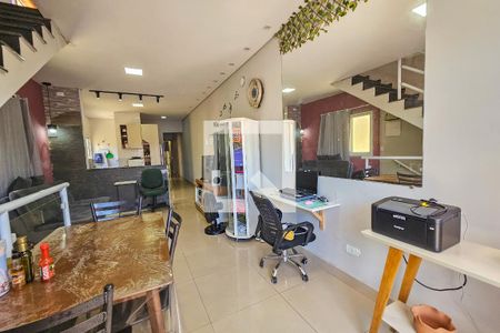 Casa para alugar com 2 quartos, 93m² em Vila Santa Rosa, Guarujá