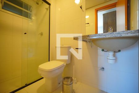 Banheiro da Suíte de apartamento para alugar com 2 quartos, 66m² em Barreiros, São José