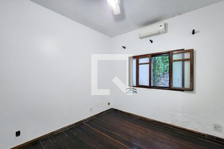 Suíte 1 de casa à venda com 3 quartos, 375m² em Grajaú, Rio de Janeiro