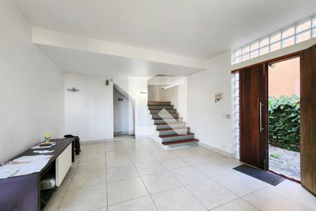 Sala  de casa à venda com 3 quartos, 375m² em Grajaú, Rio de Janeiro
