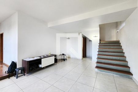 Sala  de casa à venda com 3 quartos, 375m² em Grajaú, Rio de Janeiro