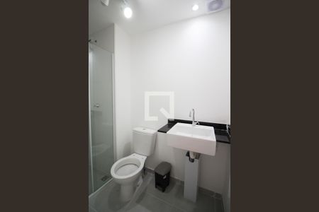 Banheiro de kitnet/studio para alugar com 1 quarto, 25m² em Vila Olímpia, São Paulo