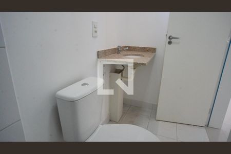 Banheiro suite  de apartamento à venda com 3 quartos, 82m² em Humaitá, Porto Alegre