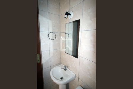 Banheiro de casa para alugar com 1 quarto, 40m² em Brás de Pina, Rio de Janeiro