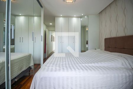 Suíte de casa de condomínio à venda com 3 quartos, 165m² em Parque Assuncao, Taboão da Serra