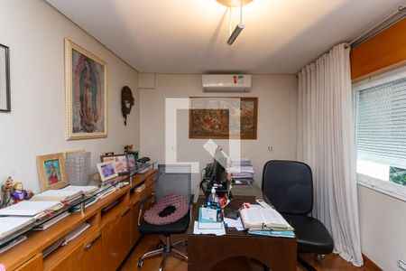 Quarto 1 de apartamento à venda com 3 quartos, 195m² em Perdizes, São Paulo