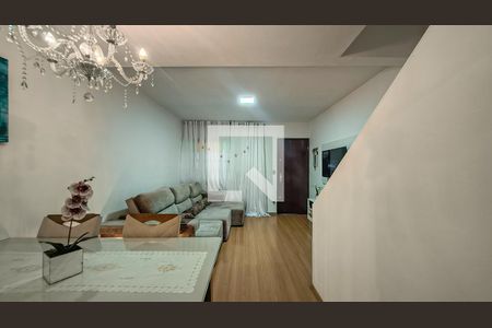 Sala de casa à venda com 2 quartos, 112m² em Vila Inglesa, São Paulo