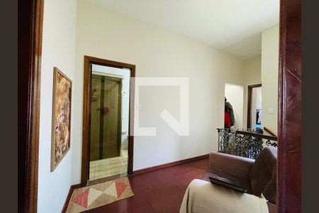 Corredor de casa para alugar com 3 quartos, 190m² em Centro, Taubaté