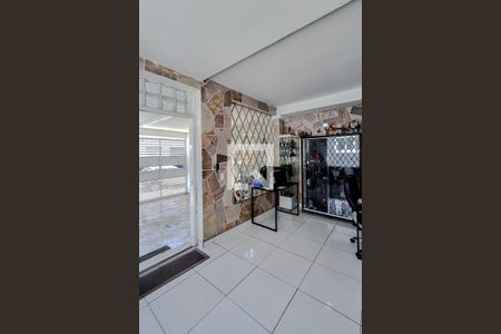 Hall de entrada de casa à venda com 2 quartos, 186m² em Vila Monumento, São Paulo
