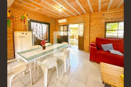 Sala de Jantar de casa para alugar com 2 quartos, 92m² em São João do Rio Vermelho, Florianópolis