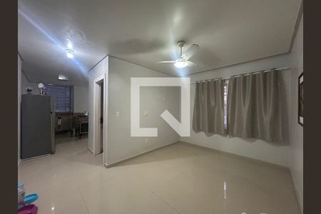 Casa à venda com 2 quartos, 122m² em Centro, Canoas