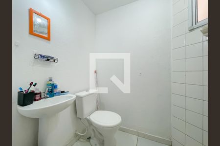 Banheiro de apartamento para alugar com 2 quartos, 55m² em Bandeiras, Osasco
